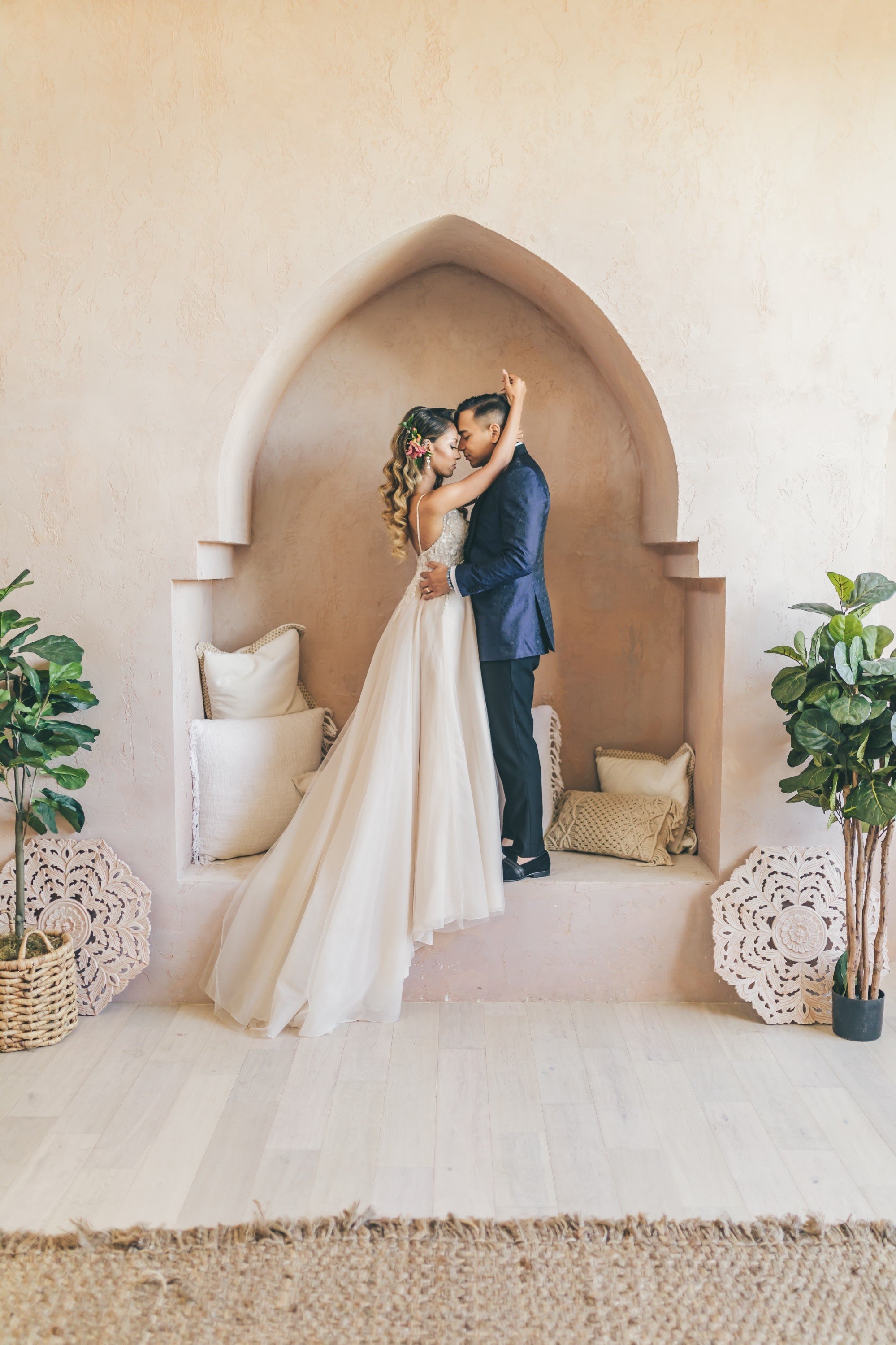 carousel-hero-element image-0